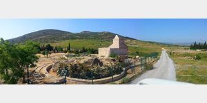 12a - Grabmal westlich von Yenibagarasi